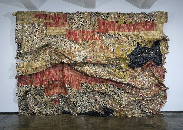 Гобелен из крышек от El Anatsui